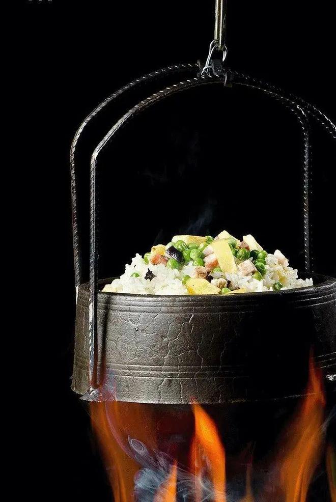 消费趋势 成都人依然为好味餐厅买单？PG电子麻将胡了2模拟器2025时尚(图37)